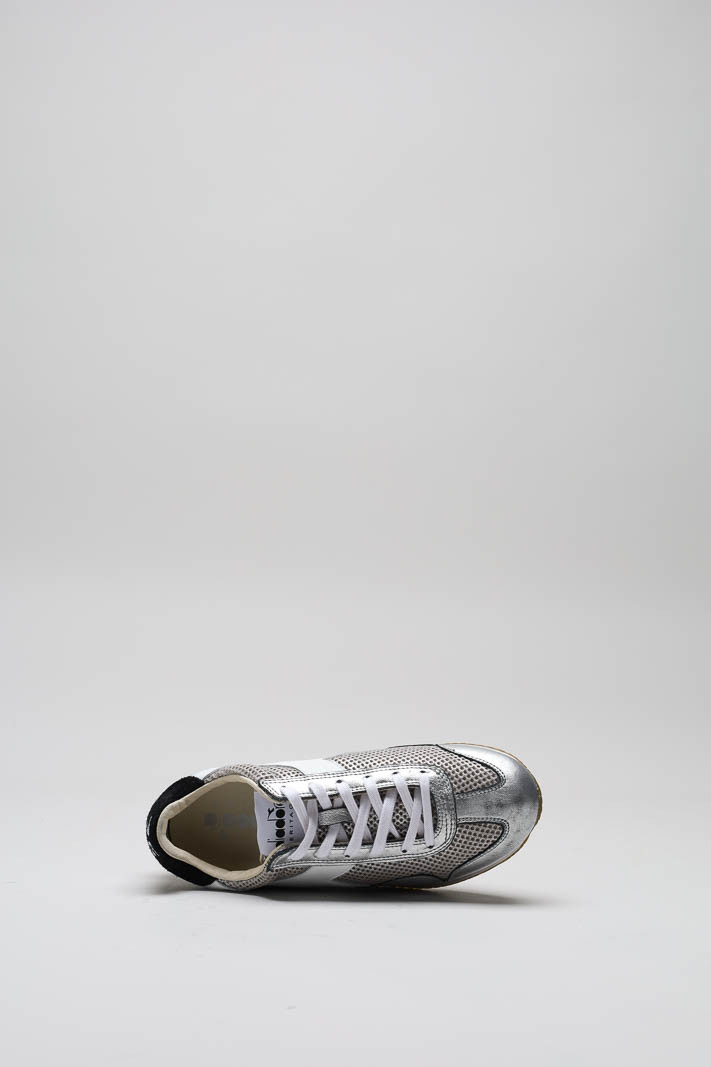 zoom in on Zilver Sneaker image Zilver Sneaker image