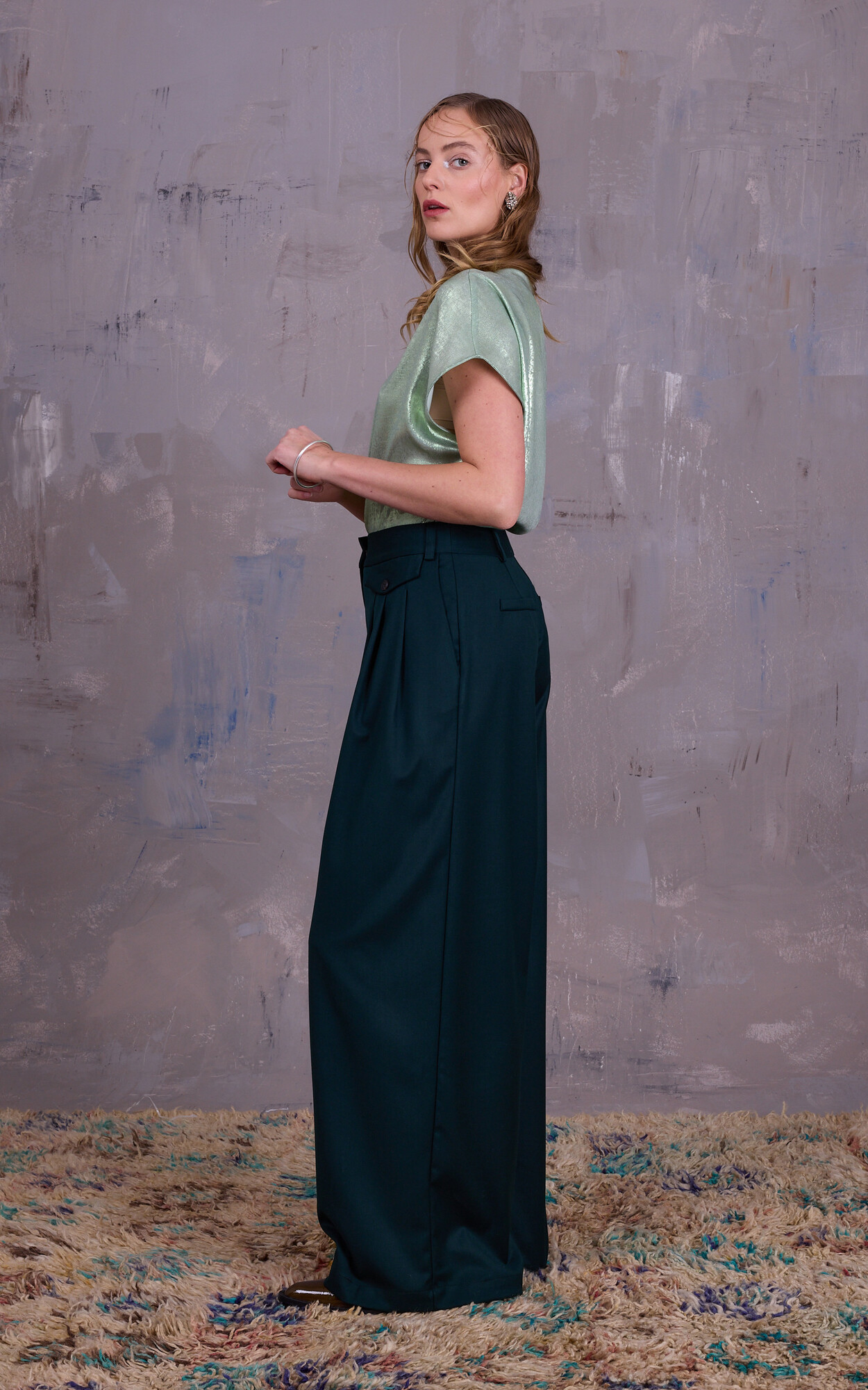 zoom in on Lichtgroen Blouse image Lichtgroen Blouse image