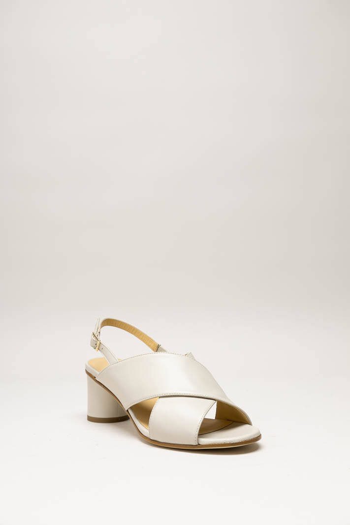 Lichtbeige Sandaal hak