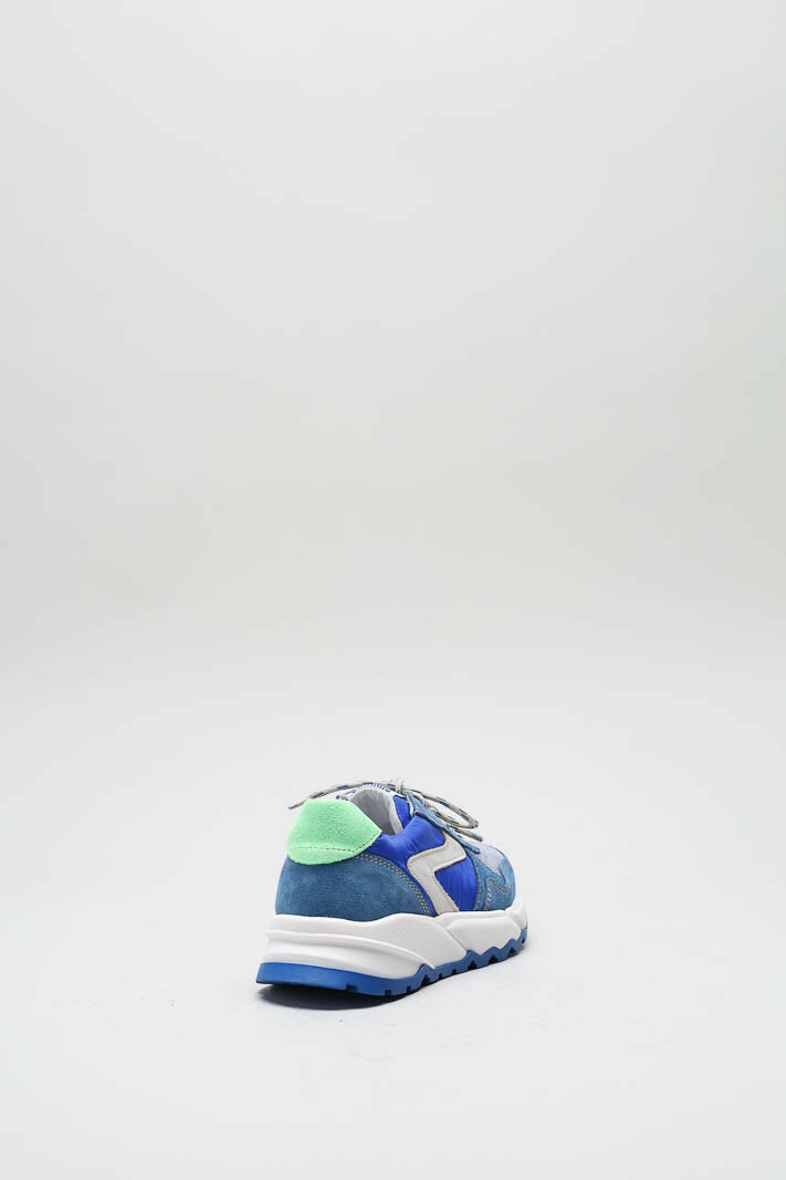 zoom in on Blauw Sneaker image Blauw Sneaker image
