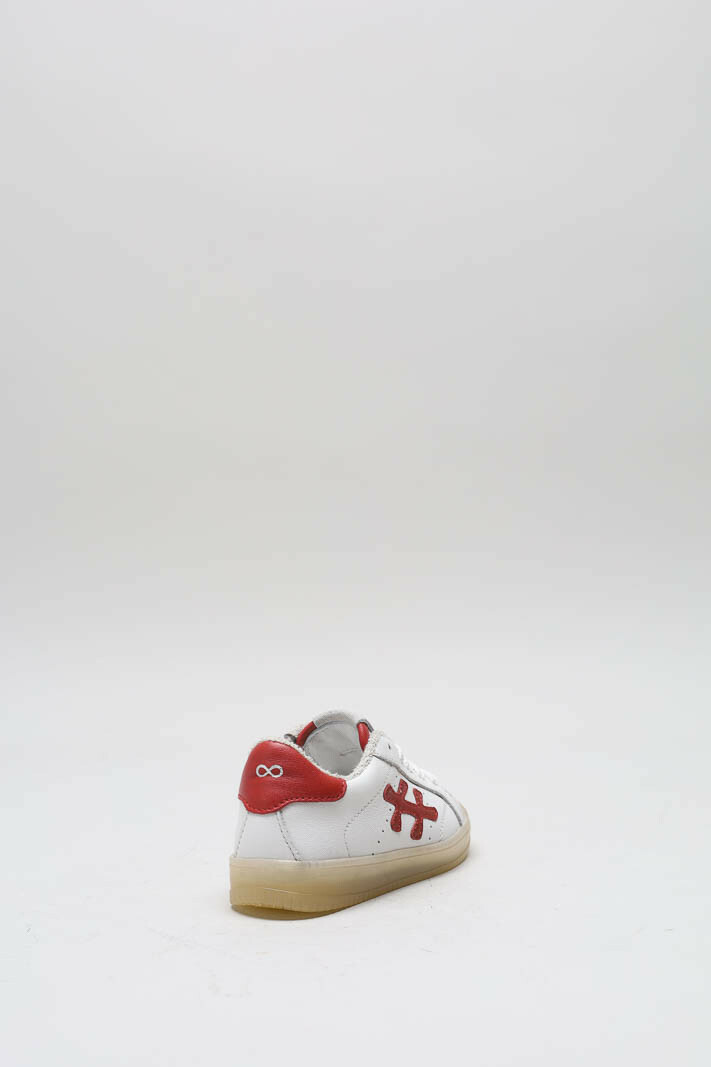 zoom in on Wit Sneaker image Wit Sneaker image