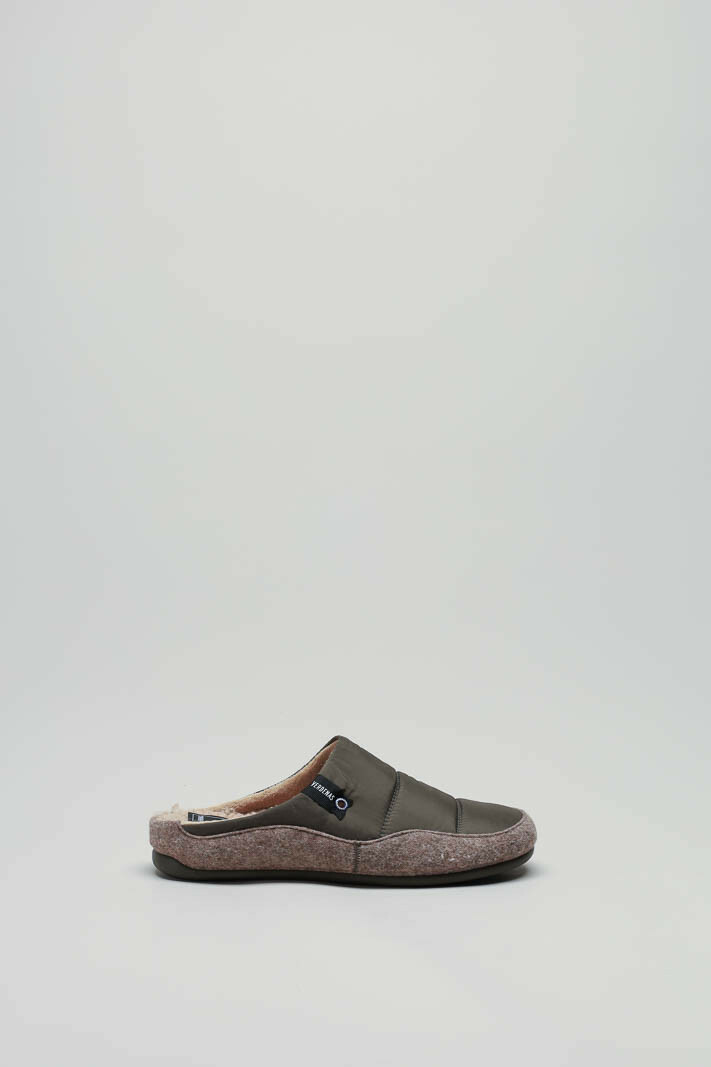 zoom in on Kaki Pantoffel image Kaki Pantoffel image