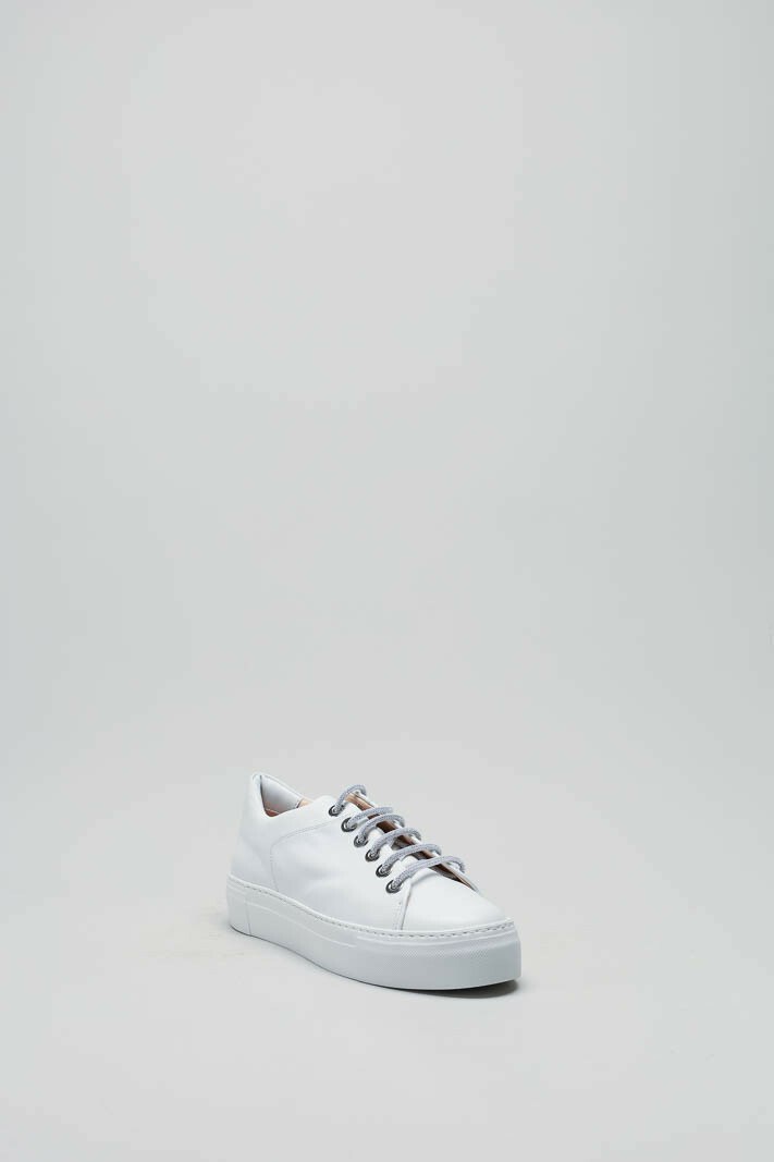zoom in on Wit Sneaker image Wit Sneaker image