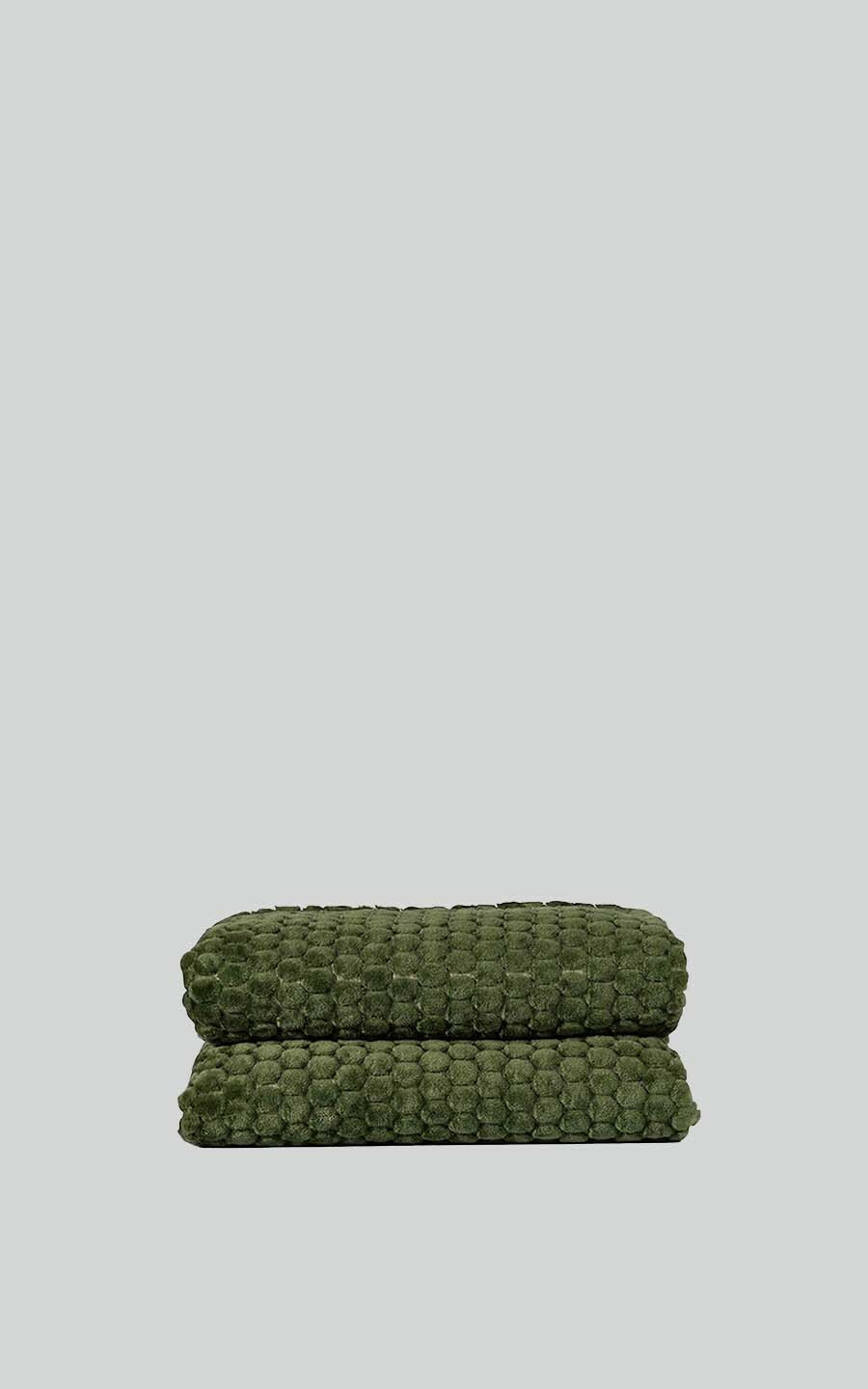 zoom in on Groen Plaids/vloerkleden image Groen Plaids/vloerkleden image