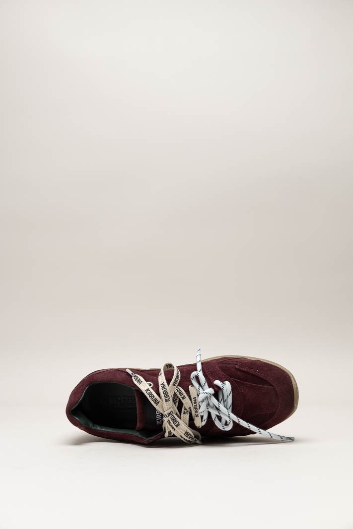 Bordeaux Sneaker image