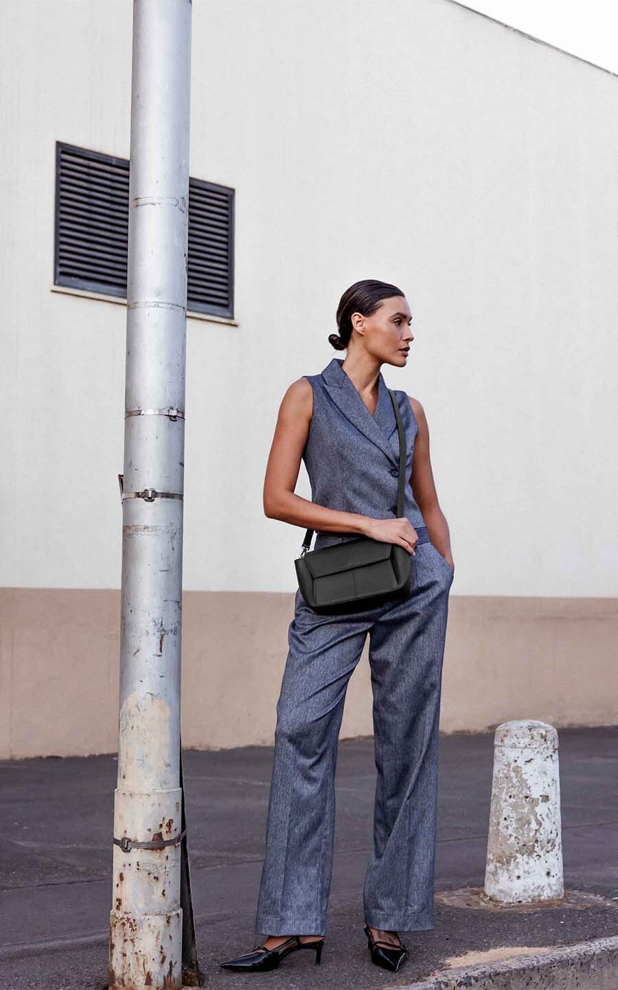 Zwart Cross body image