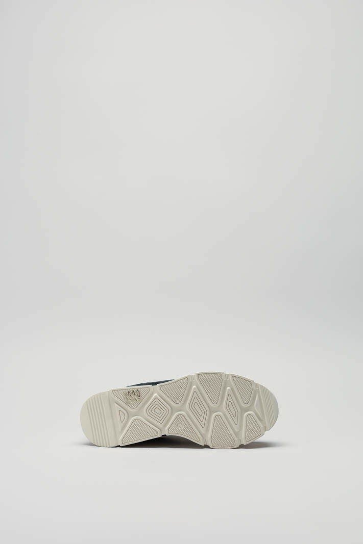 zoom in on Zwart Sneaker image Zwart Sneaker image