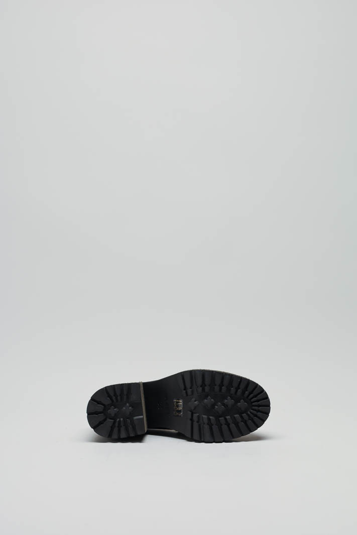 zoom in on Zwart Mocassin hak image Zwart Mocassin hak image