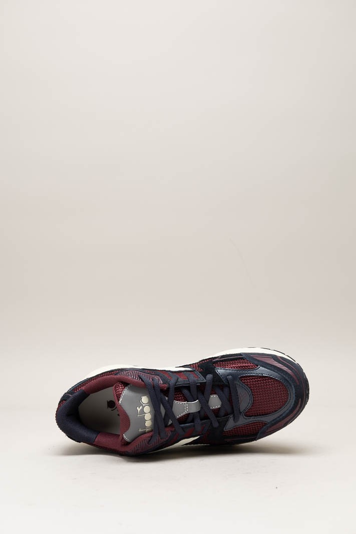 Bordeaux Sneaker image