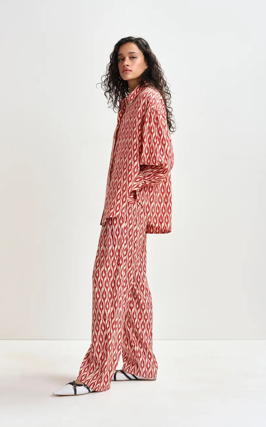 zoom in on Rood Blouse image Rood Blouse image