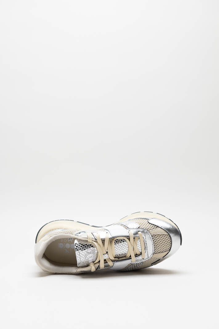 zoom in on Zilver Sneaker image Zilver Sneaker image
