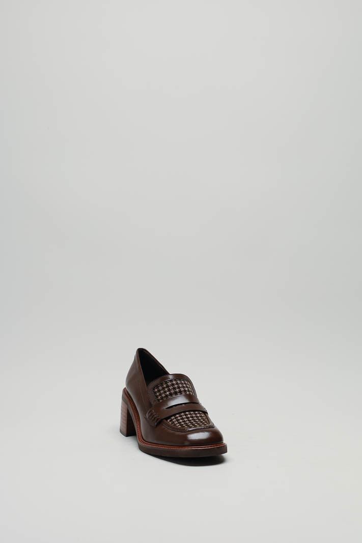 zoom in on Bruin Mocassin hak image Bruin Mocassin hak image