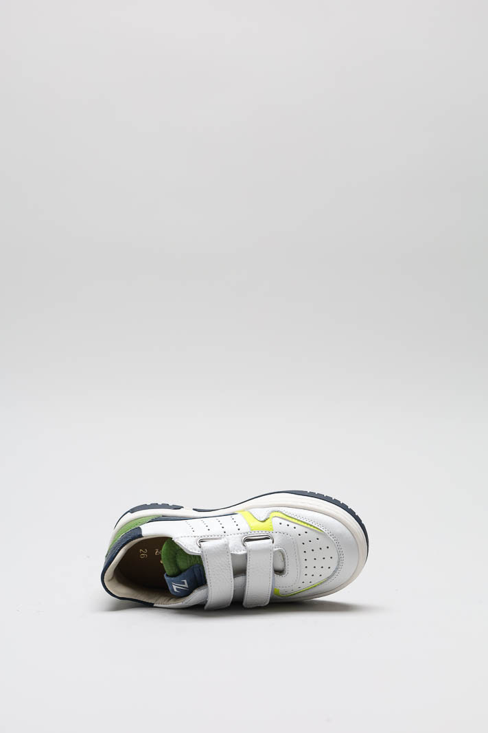 zoom in on Wit Velcro schoen image Wit Velcro schoen image