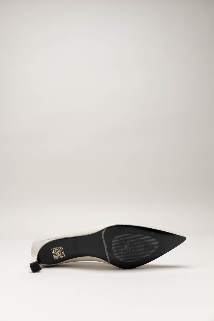 Gebroken wit Pump image