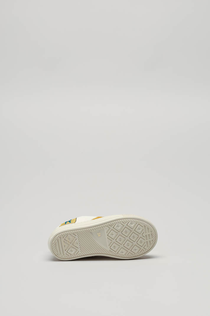 zoom in on Oker Sneaker image Oker Sneaker image