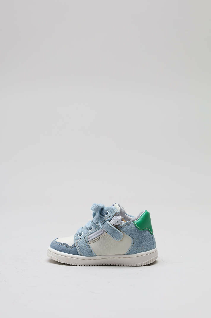 zoom in on Blauw Sneaker image Blauw Sneaker image