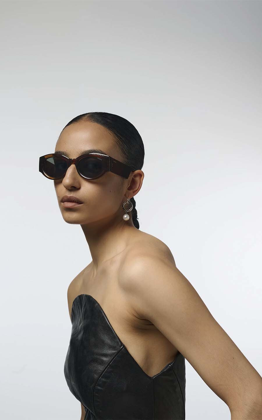 Bruin Zonnebril image