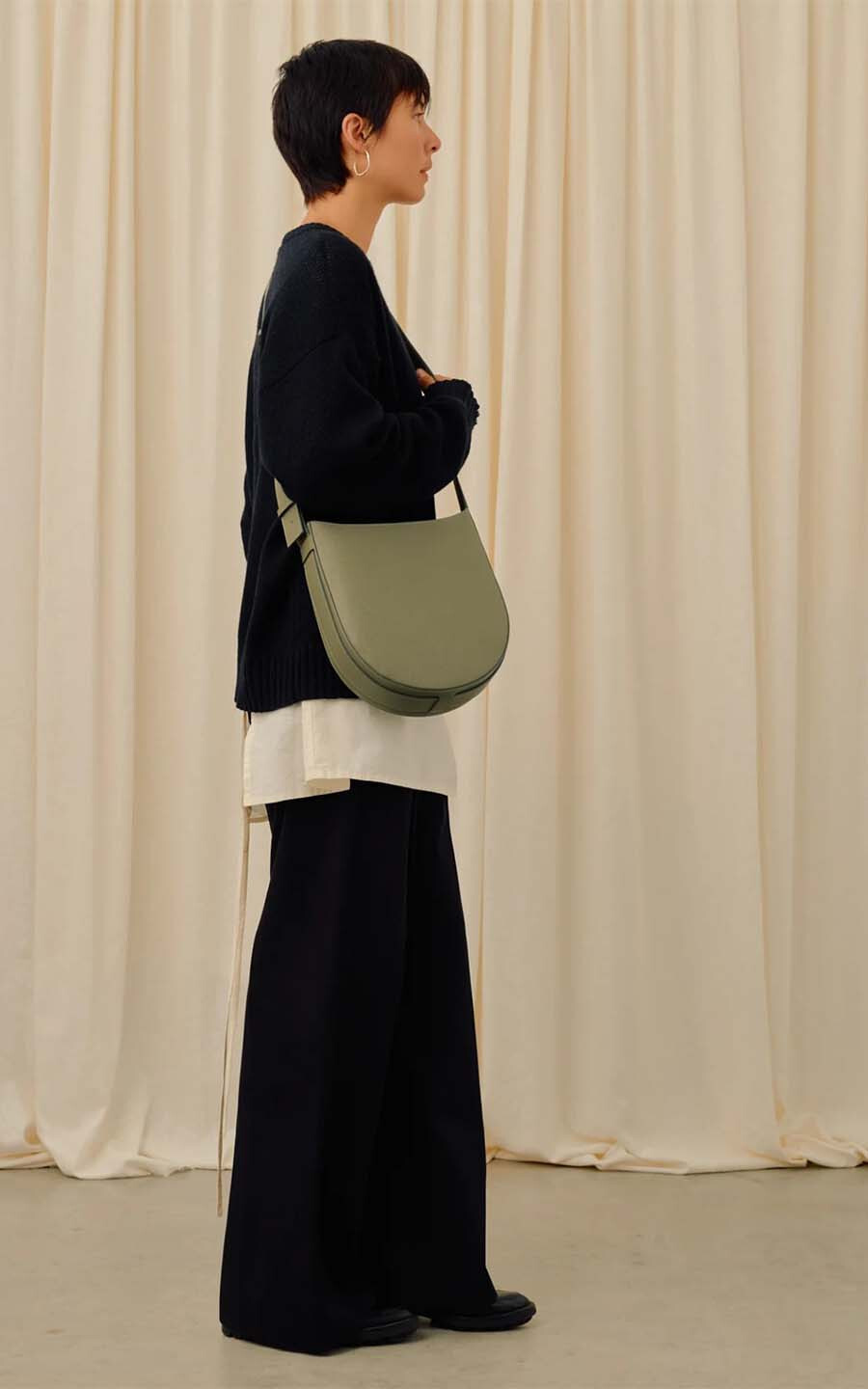 zoom in on Groen Cross body image Groen Cross body image