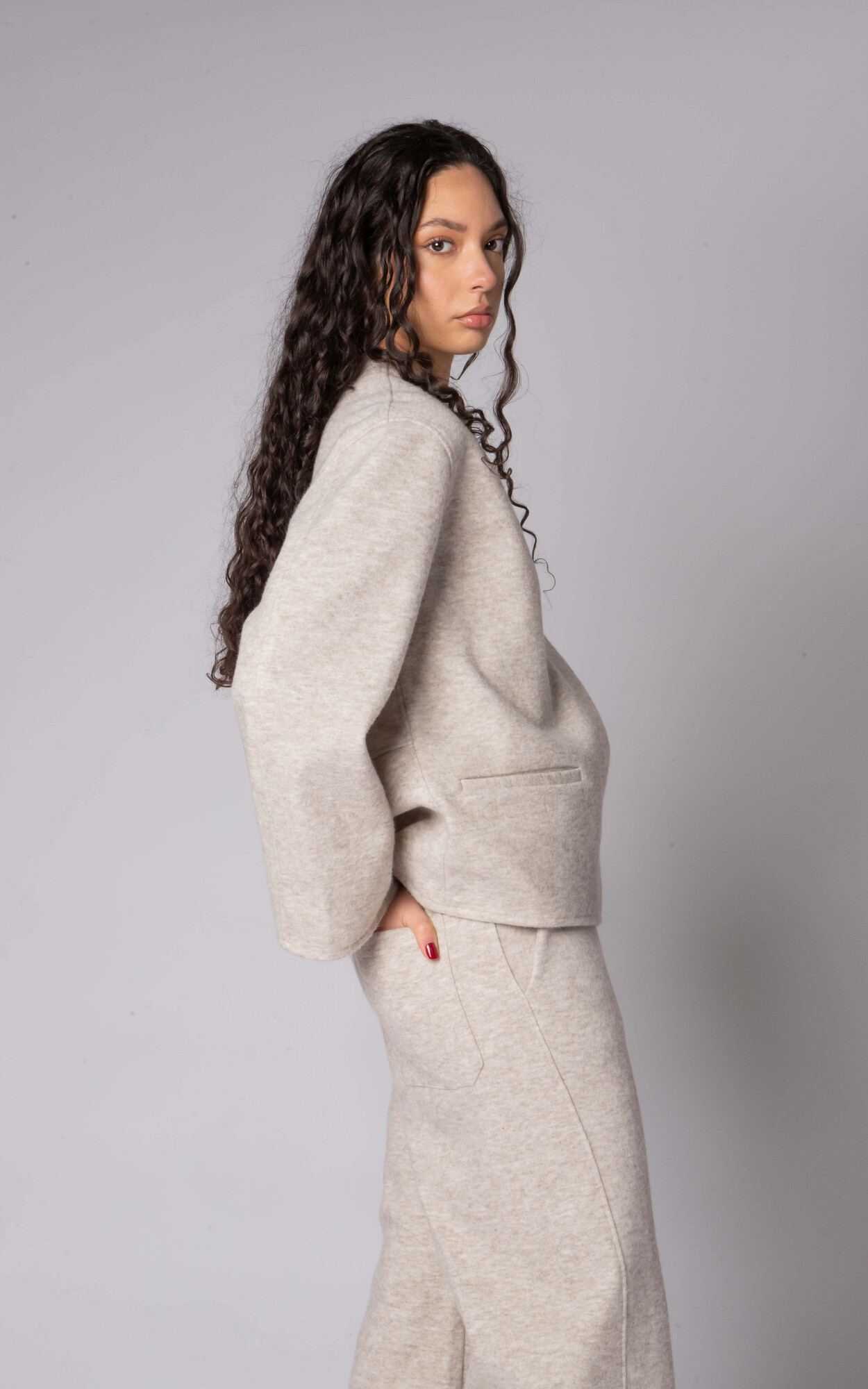 zoom in on Ecru Sweater/trui image Ecru Sweater/trui image