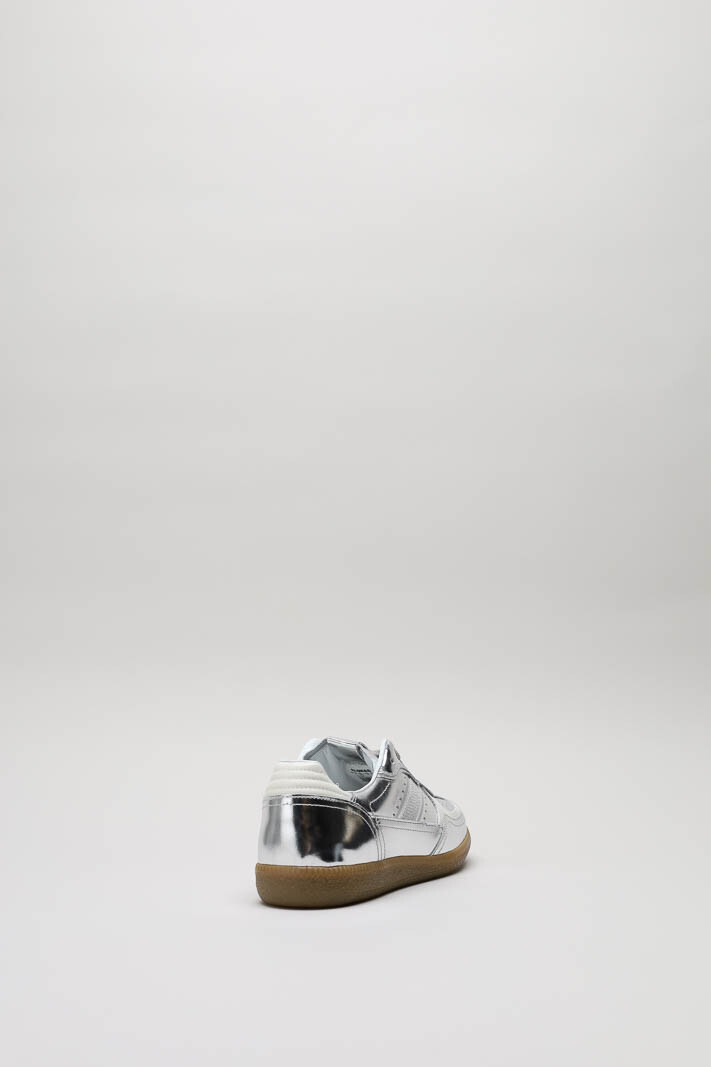 zoom in on Zilver Sneaker image Zilver Sneaker image