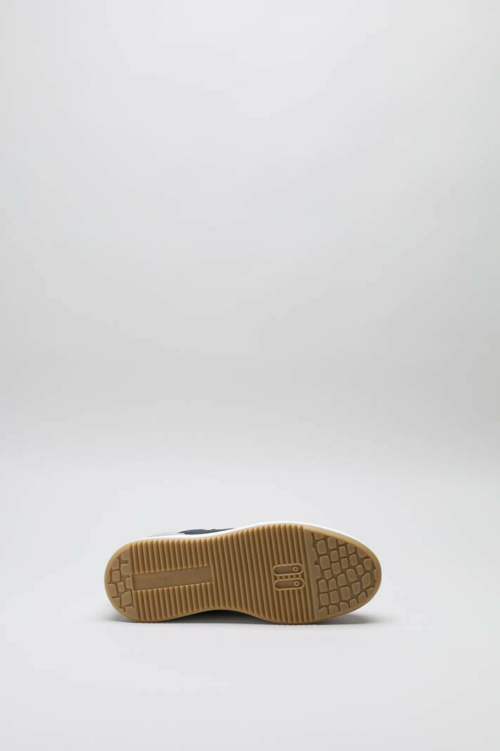 zoom in on Grijs Sneaker image Grijs Sneaker image