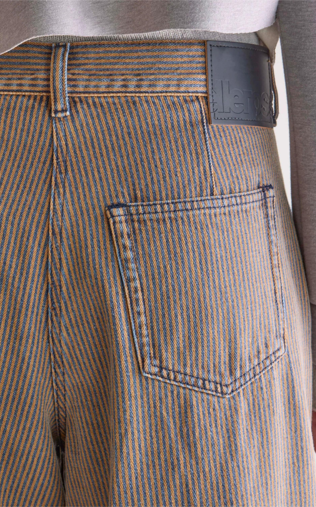 zoom in on Bruin Broek image Bruin Broek image