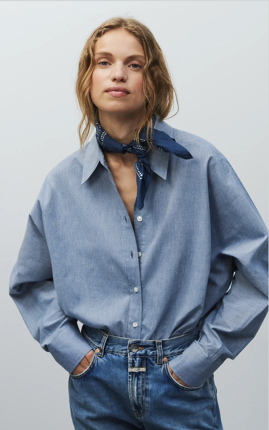 zoom in on Blauw Hemd image Blauw Hemd image