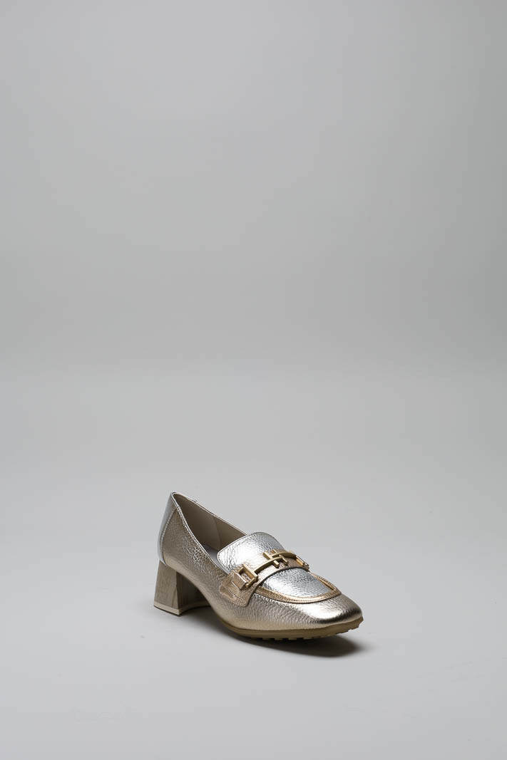 zoom in on Goud Mocassin hak image Goud Mocassin hak image