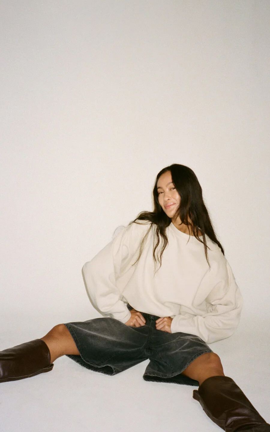 zoom in on Beige Sweater/trui image Beige Sweater/trui image