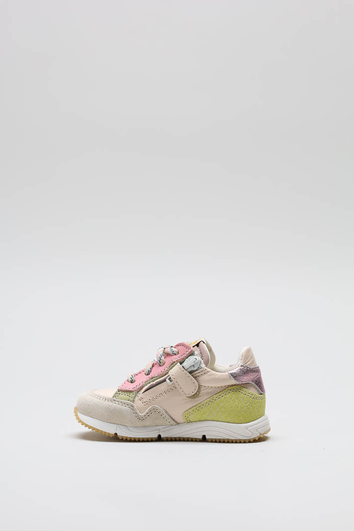 zoom in on Roze Sneaker image Roze Sneaker image