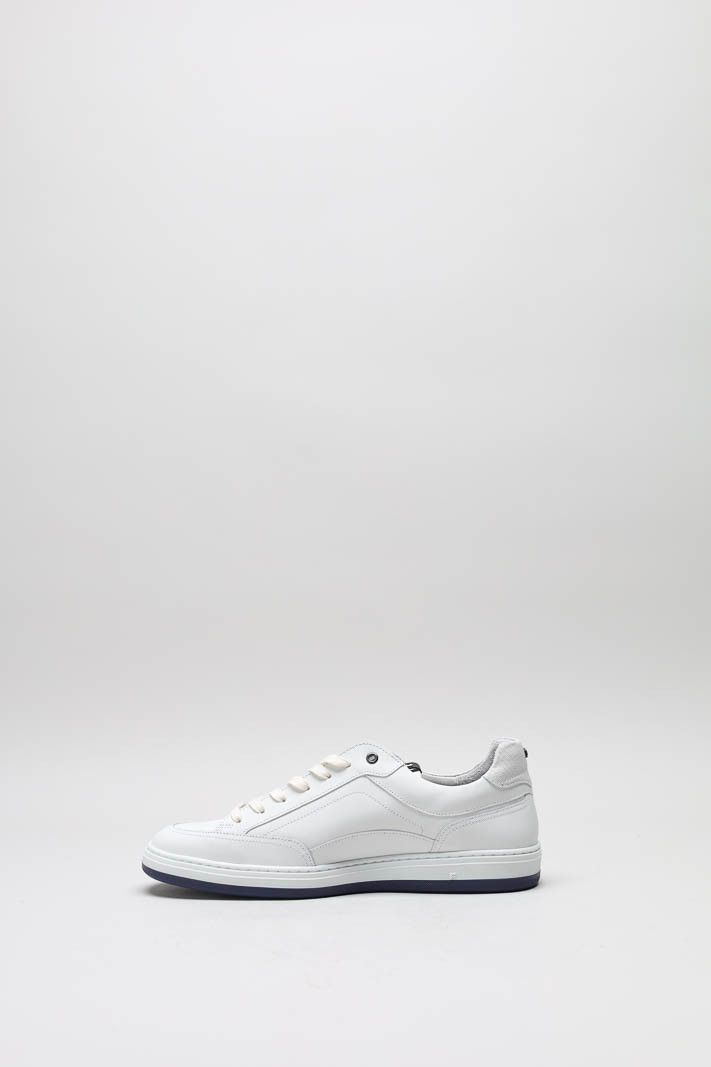 zoom in on Wit Sneaker image Wit Sneaker image