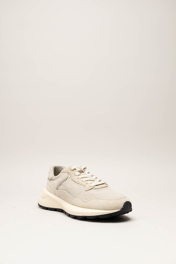 Beige Sneaker