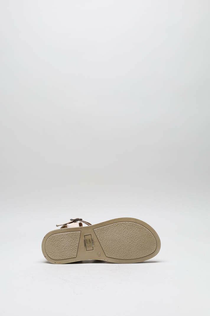 zoom in on Lichtbeige Sandaal plat image Lichtbeige Sandaal plat image