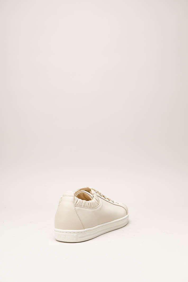 Lichtbeige Sneaker image