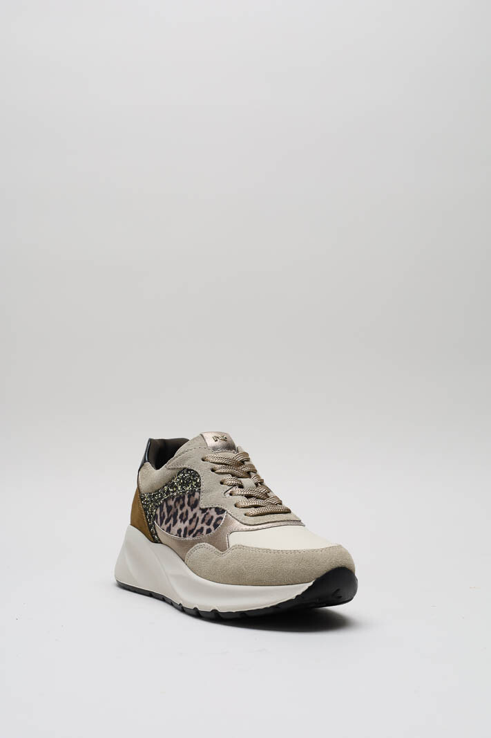 Beige Sneaker