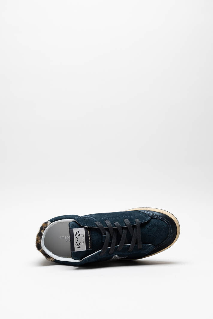 zoom in on Donkerblauw Sneaker image Donkerblauw Sneaker image