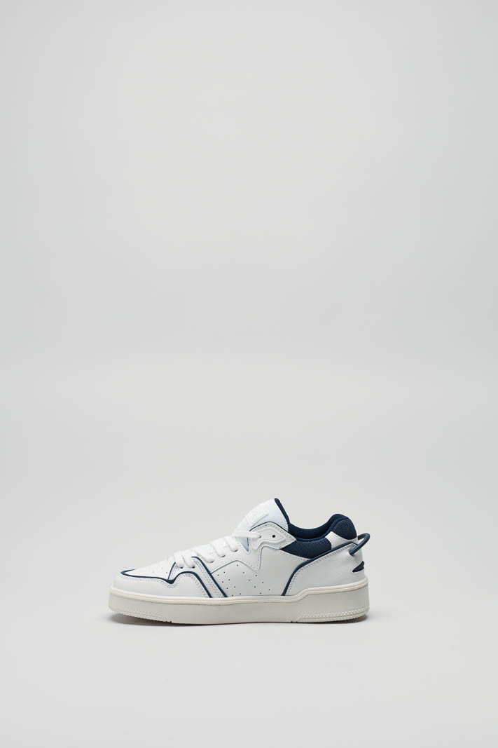 zoom in on Wit Sneaker image Wit Sneaker image