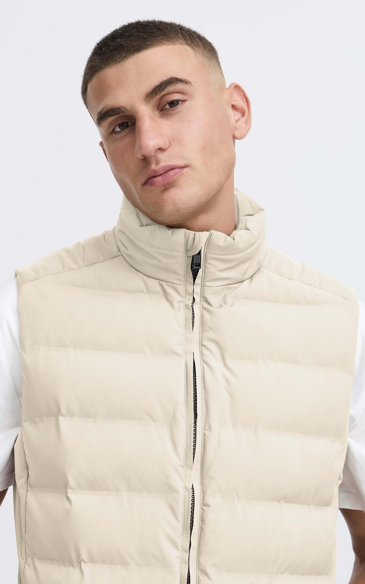 Beige Gilet image