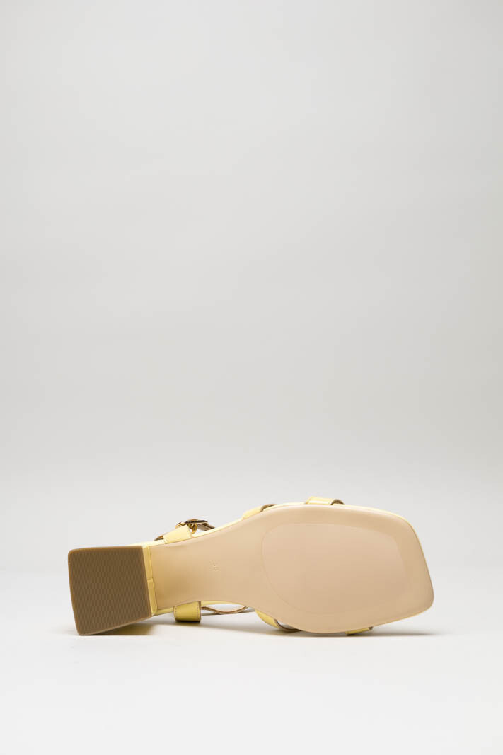 Geel Sandaal hak image