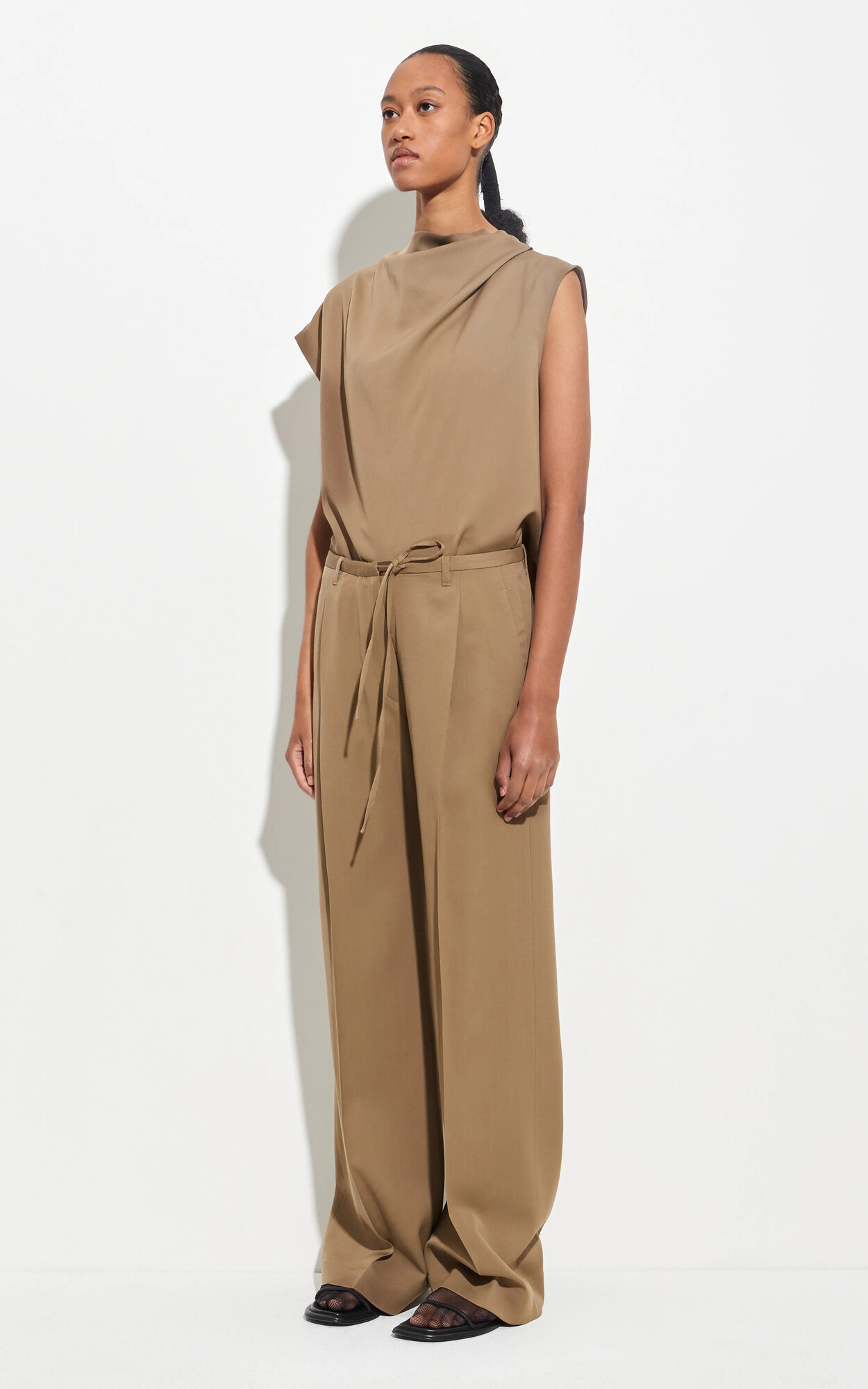 Donkerbeige Broek image