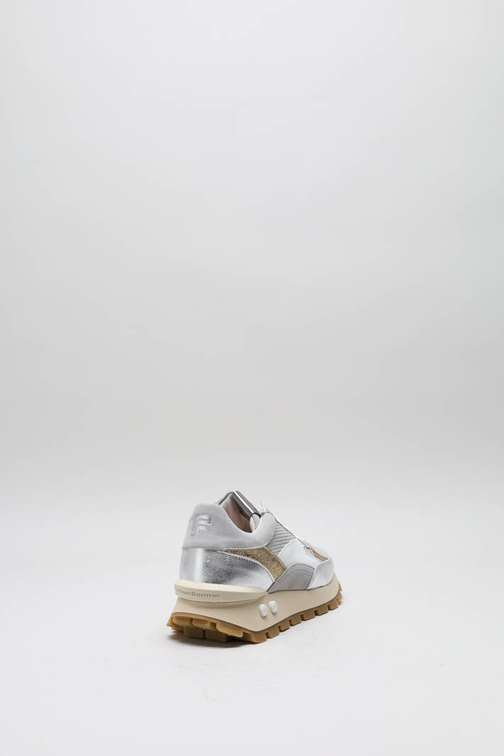 zoom in on Zilver Sneaker image Zilver Sneaker image