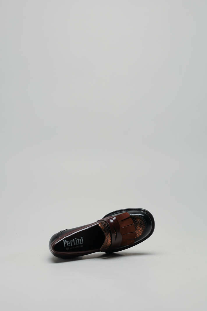 zoom in on Zwart Mocassin hak image Zwart Mocassin hak image