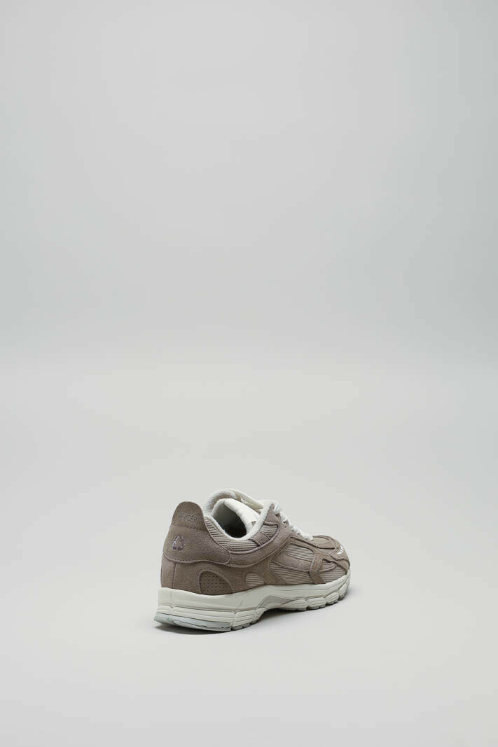 zoom in on Bruin Sneaker image Bruin Sneaker image