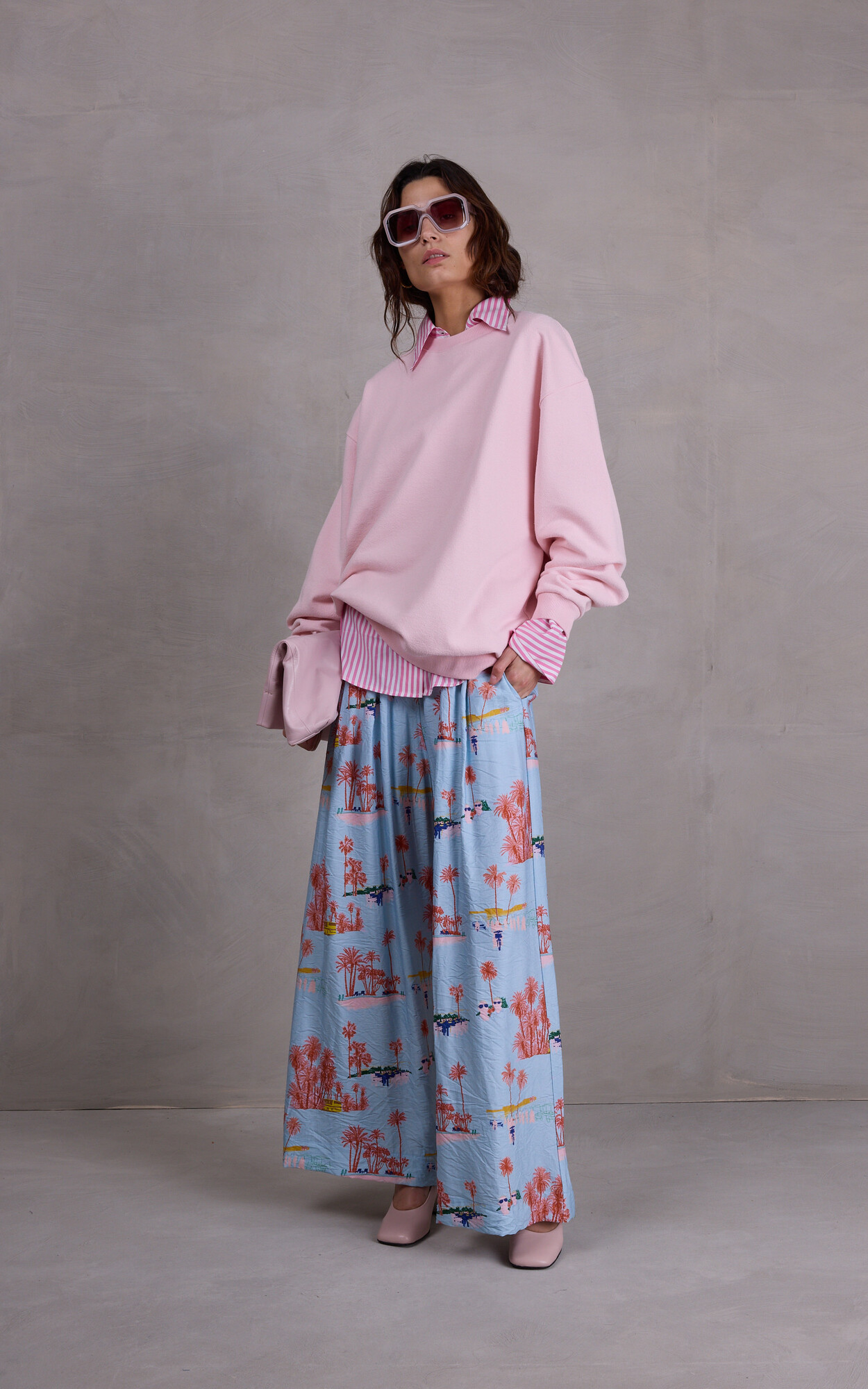 zoom in on Blauw Broek image Blauw Broek image