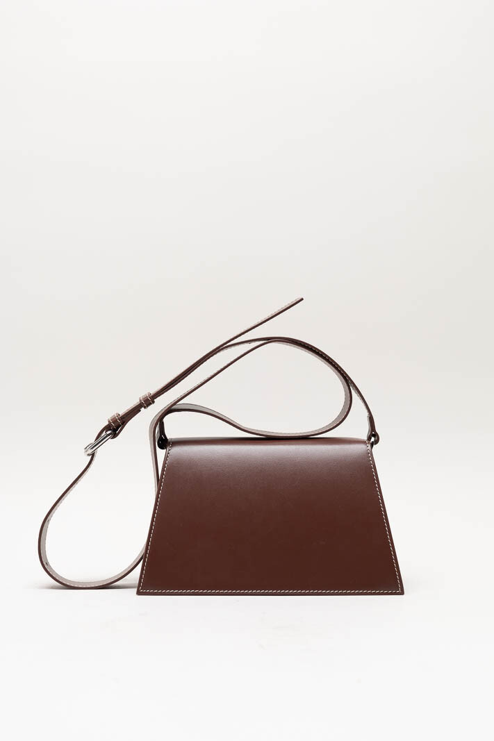 Bruin Cross body image