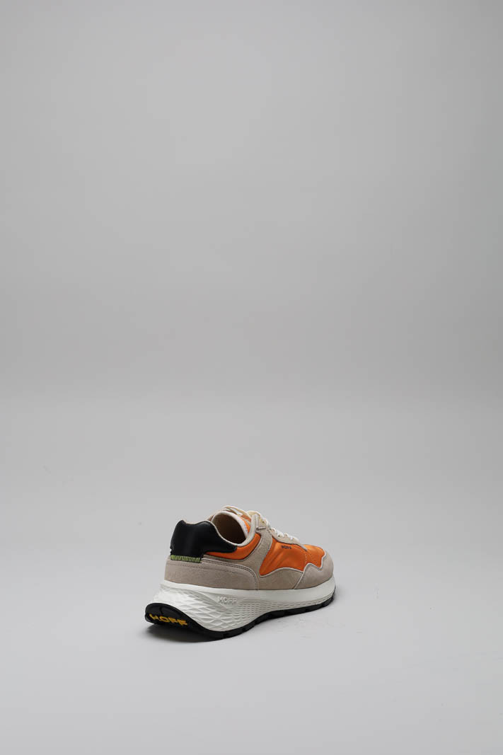 zoom in on Oranje Sneaker image Oranje Sneaker image
