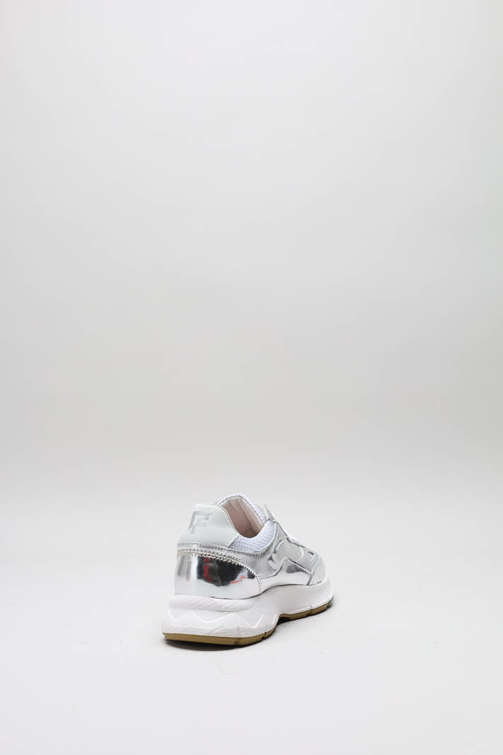 zoom in on Zilver Sneaker image Zilver Sneaker image