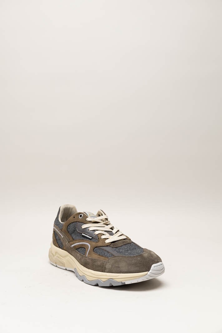 Bruin Sneaker