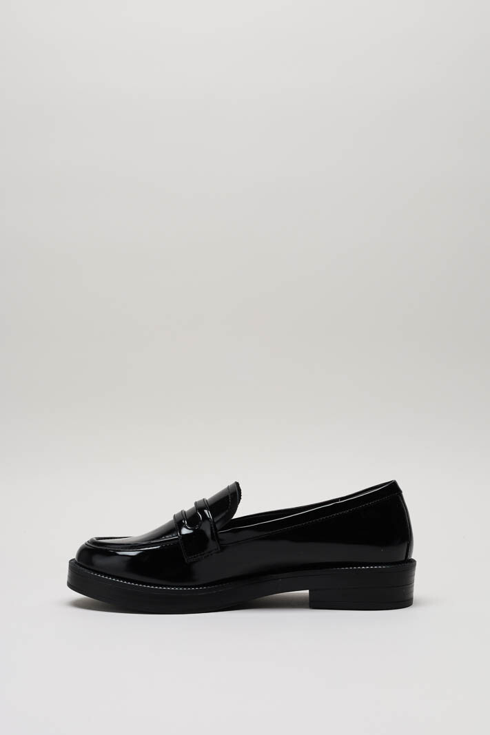 zoom in on Zwart Mocassin image Zwart Mocassin image