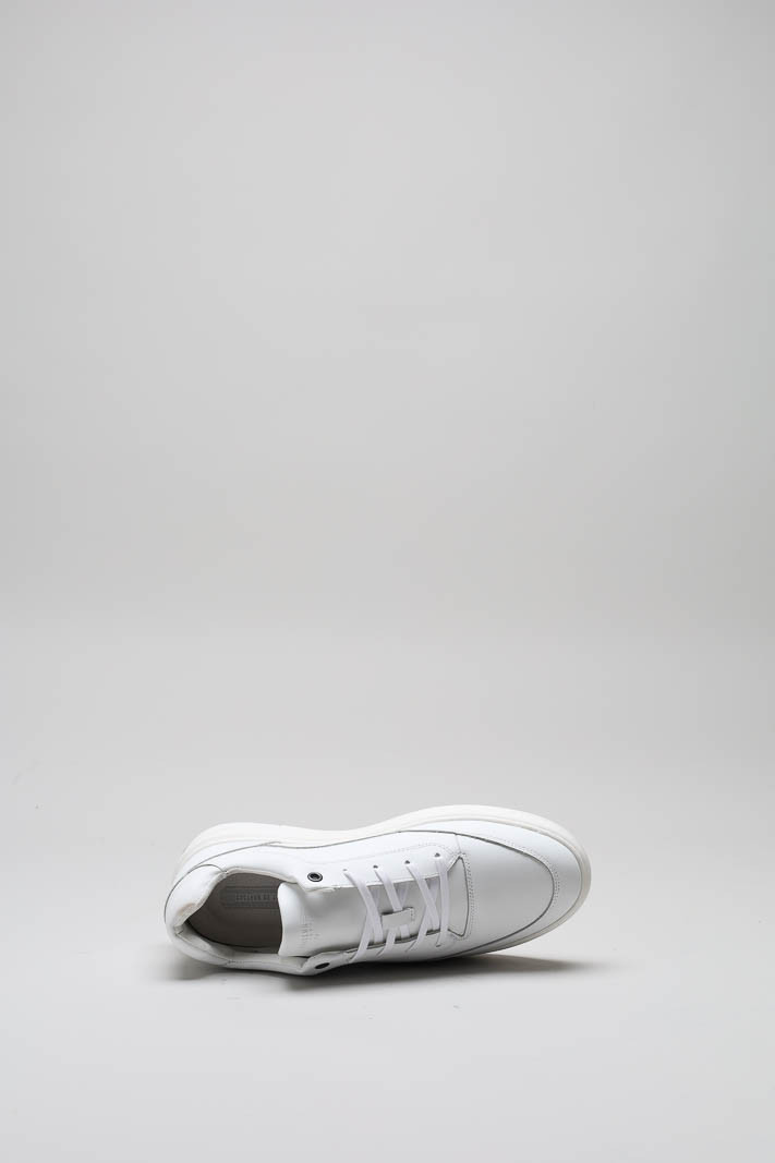 zoom in on Wit Sneaker image Wit Sneaker image